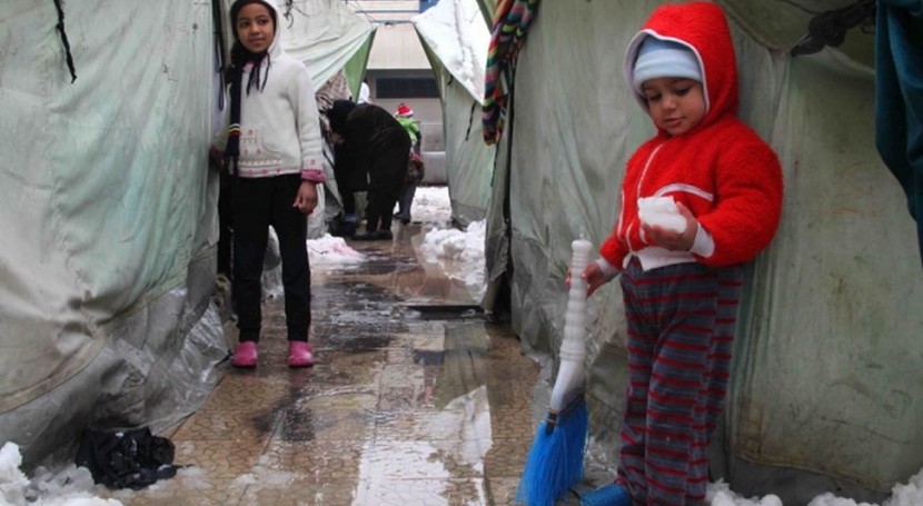 Cientos de palestinos huyen por las inundaciones causadas en la franja de Gaza