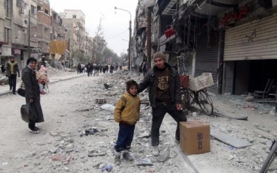 La UNRWA apoya a los refugiados palestinos que huyen del campo de Al Yarmuk