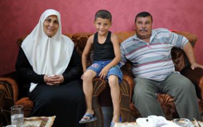 La familia Zaza, la primera de la Franja de Gaza en ver su casa reconstruída