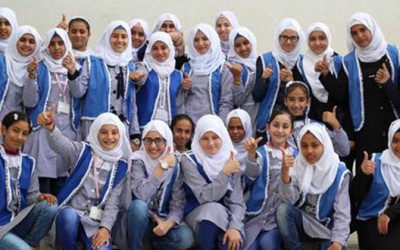 Un grupo de estudiantes narran cómo se puede vivir sin electricidad en la Franja de Gaza