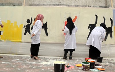50 jóvenes artistas de Gaza se unen para crear el mural más largo de Palestina