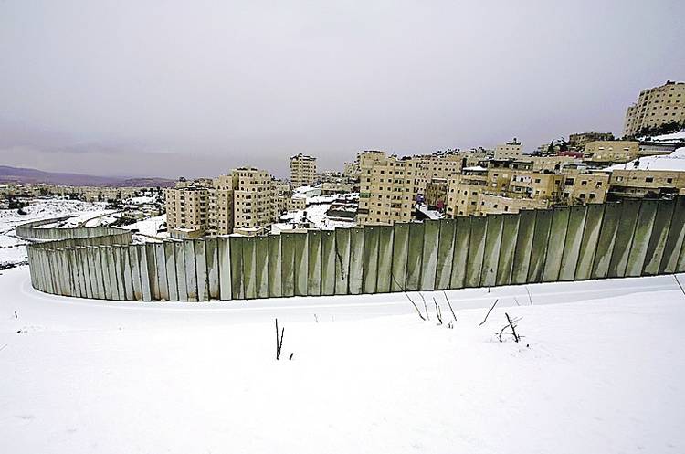 Refugiados sirios y palestinos vulnerables ante el fuerte temporal de nieve