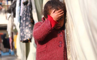Comunicarse con niños palestinos traumatizados por el conflicto en Siria
